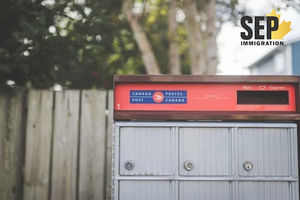 کارمند خدمات پستی 