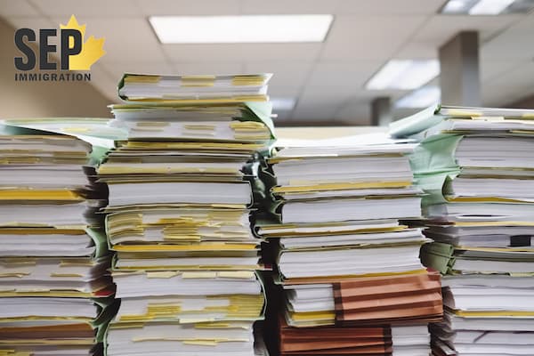 10 مدرک مورد نیاز برای ویزای توریستی کانادا 