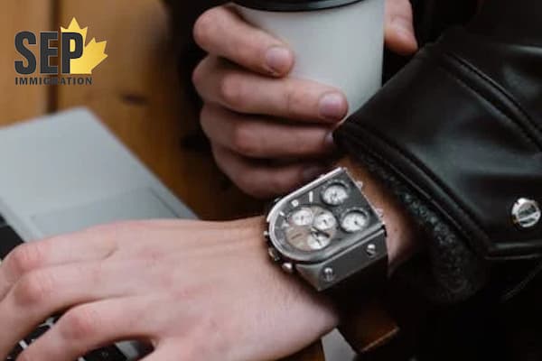 آیا کانادا ساعات کار هفتگی برای دانشجویان بین المللی را به 30 ساعت افزایش میدهد