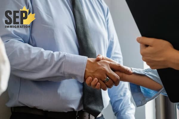 چگونه بهعنوان یک تازهوارد به بازار کار مدیر منابع انسانی در کانادا راه پیدا کنیم؟