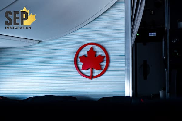 چک کردن مهاجران در فرودگاههای کانادا