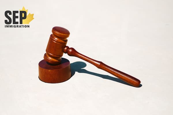 مزیت داشتن وکیل مهاجرت